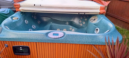 Genuine jacuzzi j375 hot tub - jacuzzi,